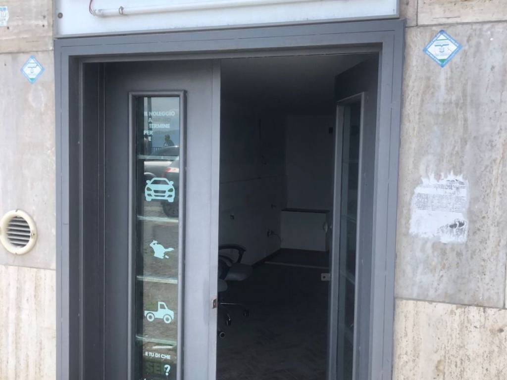 negozio in affitto a Napoli in zona Posillipo