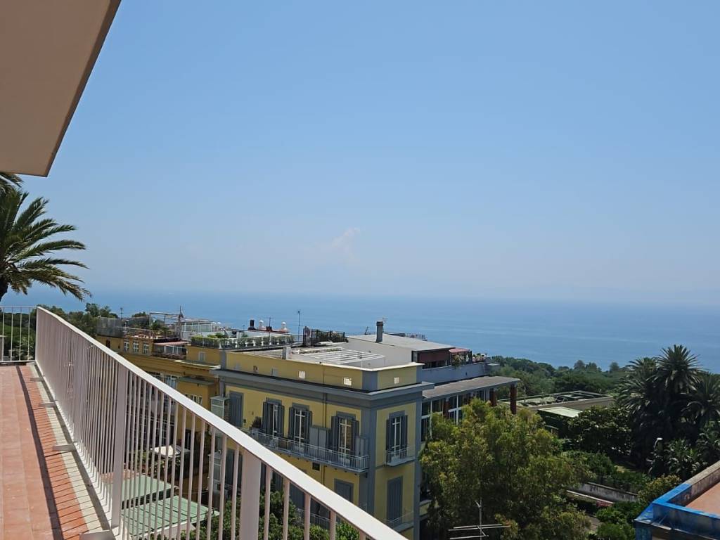 appartamento in affitto a Napoli in zona Posillipo