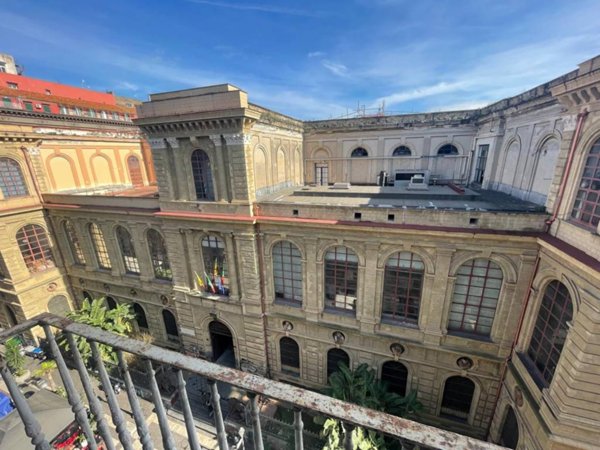 appartamento in affitto a Napoli in zona Stella