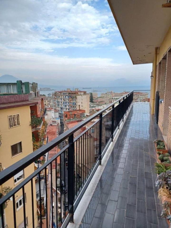 appartamento in affitto a Napoli in zona Chiaia