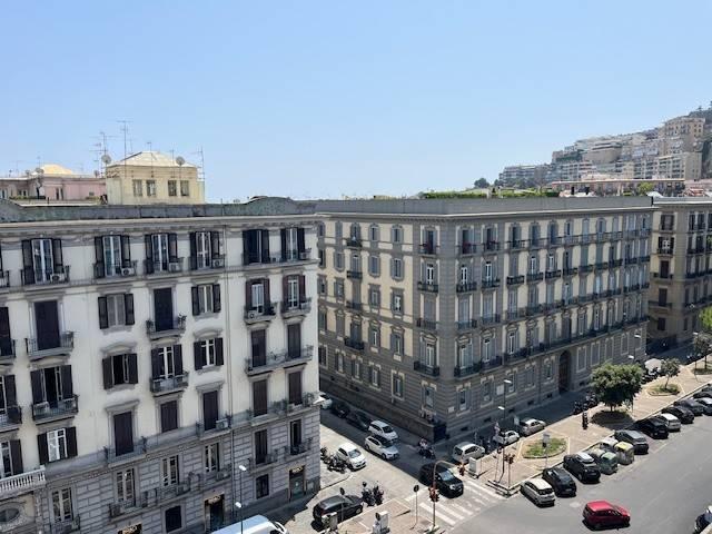 appartamento in affitto a Napoli in zona Chiaia