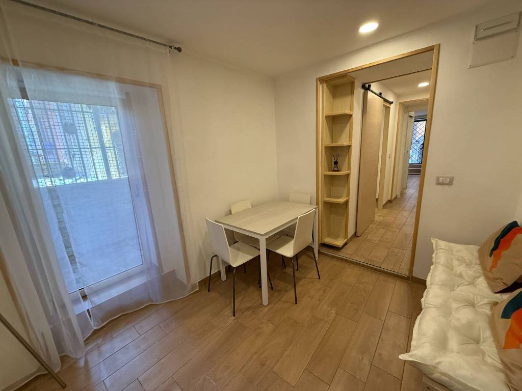 appartamento in affitto a Napoli in zona Chiaia