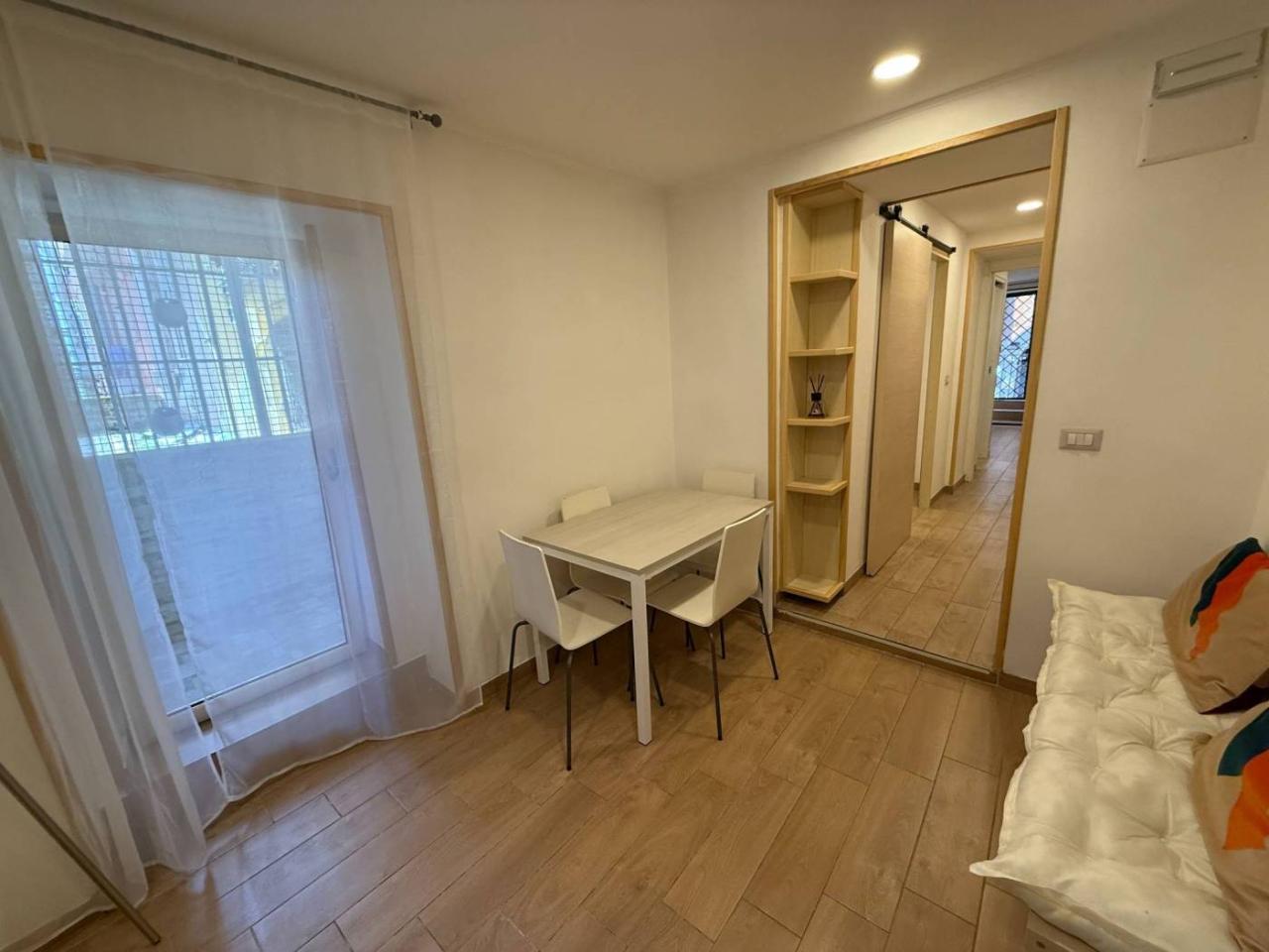 appartamento in affitto a Napoli in zona Chiaia
