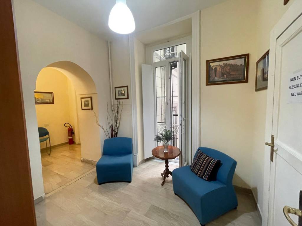 appartamento in affitto a Napoli in zona Chiaia
