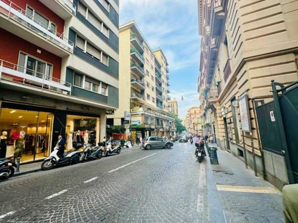 ufficio in affitto a Napoli in zona Chiaia