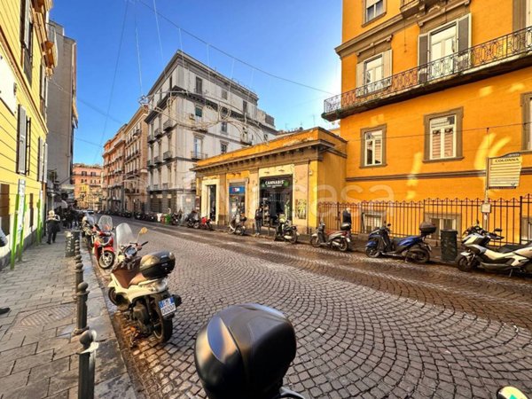 appartamento in affitto a Napoli in zona Chiaia