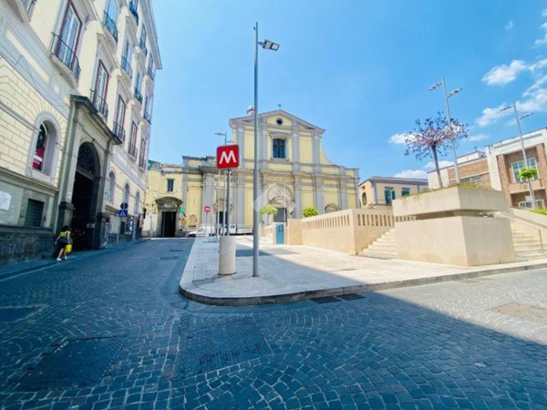 negozio in affitto a Napoli in zona San Ferdinando