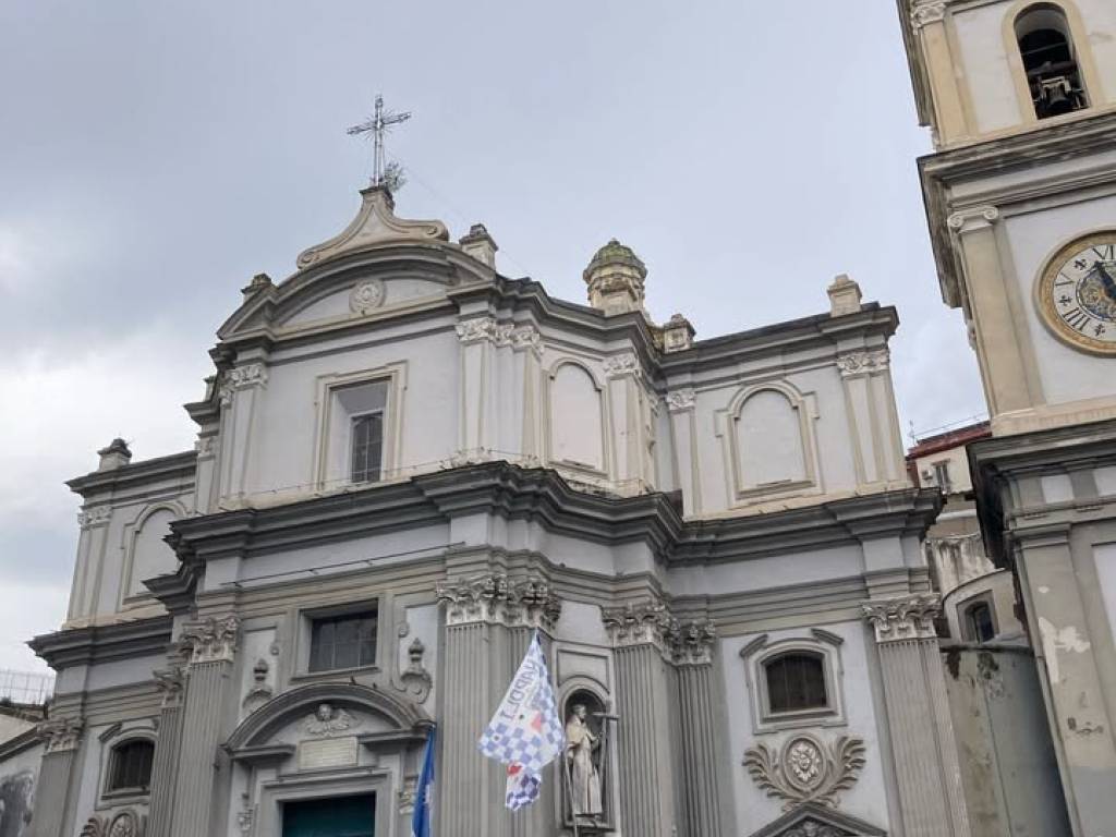 appartamento in affitto a Napoli in zona San Carlo all'Arena