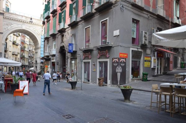appartamento in affitto a Napoli in zona Chiaia