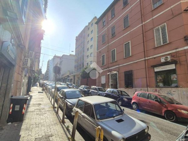 negozio in affitto a Napoli in zona Vomero