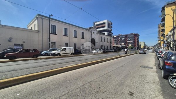 locale commerciale in affitto a Napoli in zona Poggioreale