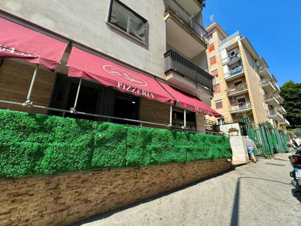 negozio in affitto a Napoli in zona Arenella