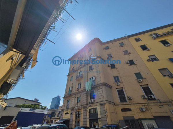negozio in affitto a Napoli in zona Vicaria