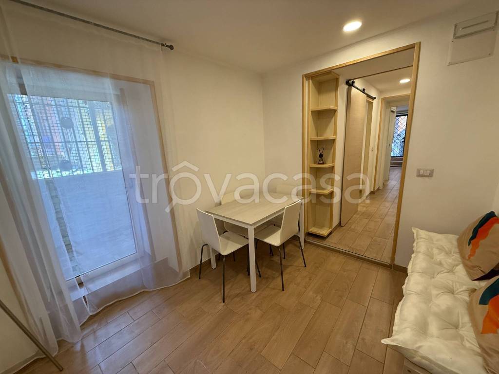 appartamento in affitto a Napoli in zona Chiaia