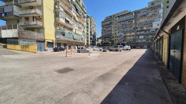 locale commerciale in affitto a Napoli in zona Zona Industriale-Ferrovia
