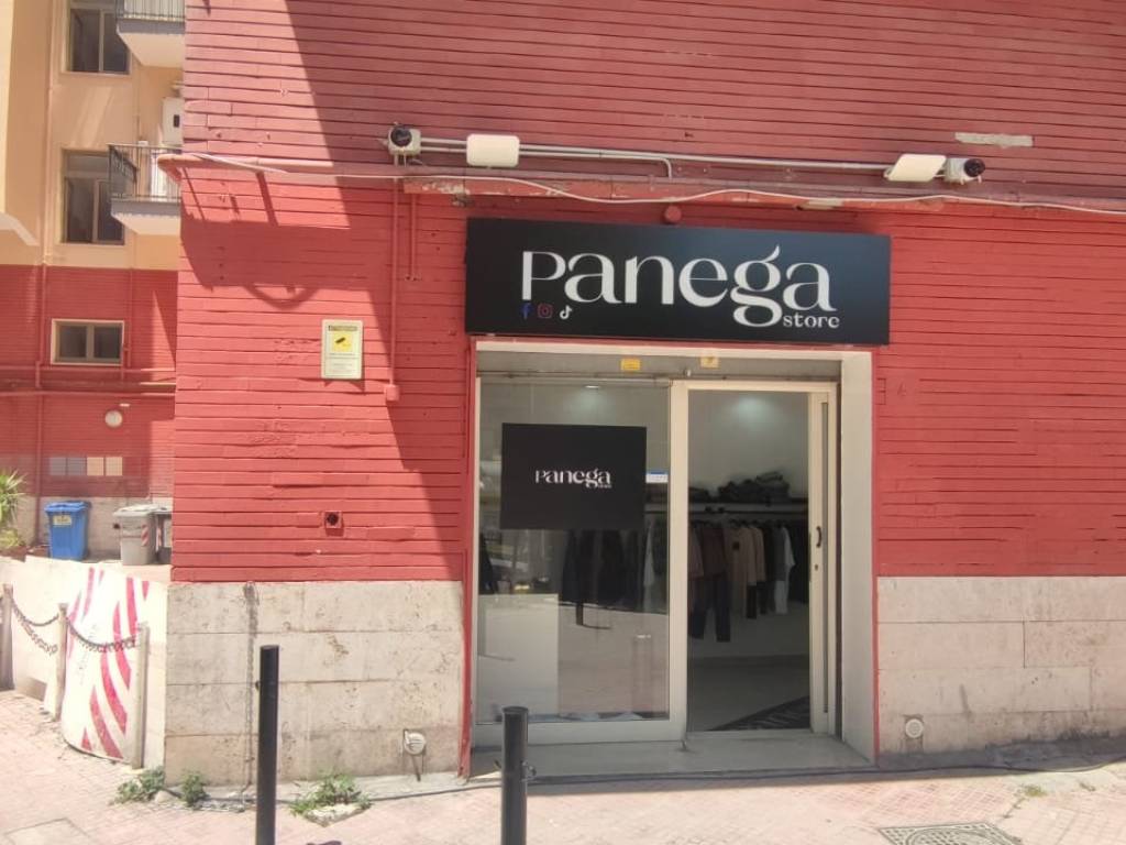 negozio in affitto a Napoli in zona Camaldoli