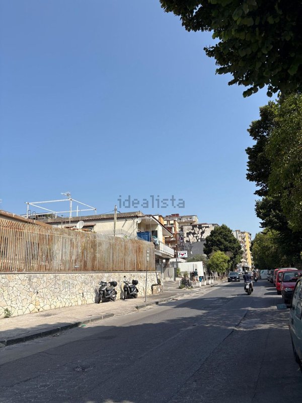 locale commerciale in affitto a Napoli in zona Pianura