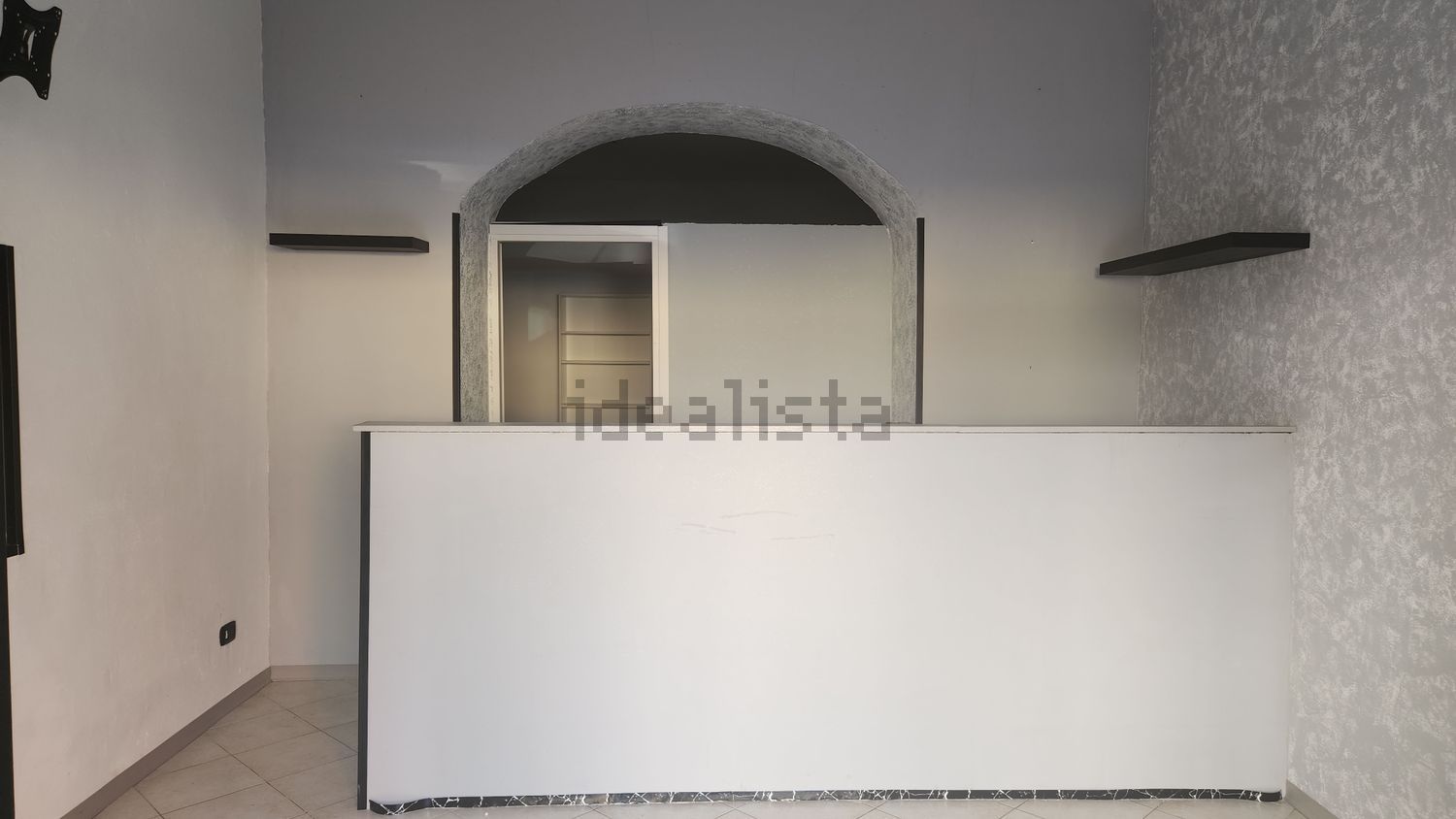 locale commerciale in affitto a Napoli in zona Stella
