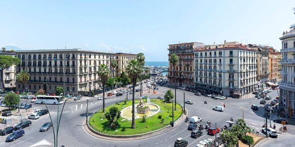 appartamento in affitto a Napoli in zona Chiaia