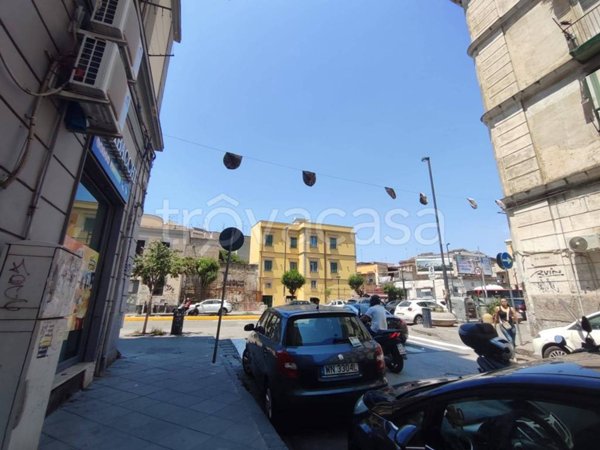 negozio in affitto a Napoli in zona Vicaria