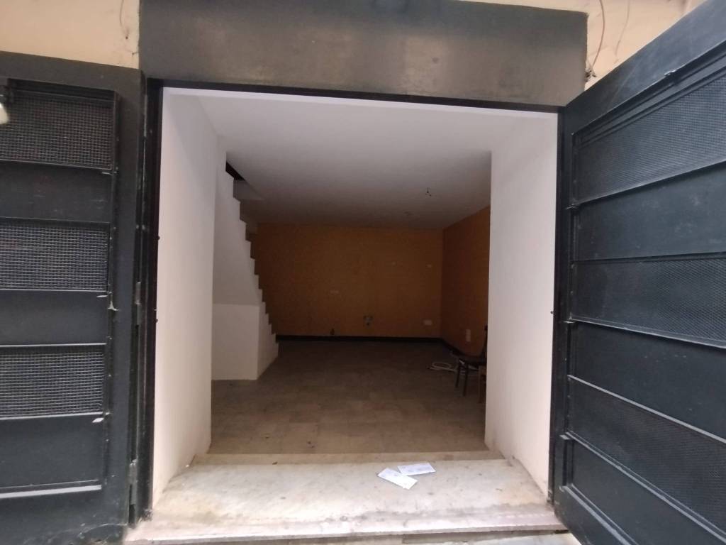 negozio in affitto a Napoli