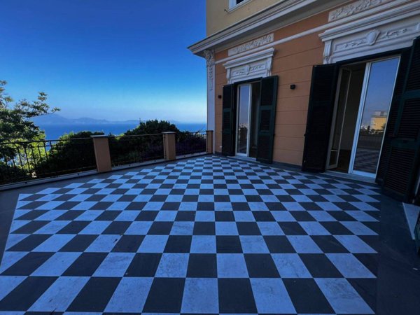 appartamento in affitto a Napoli in zona Posillipo