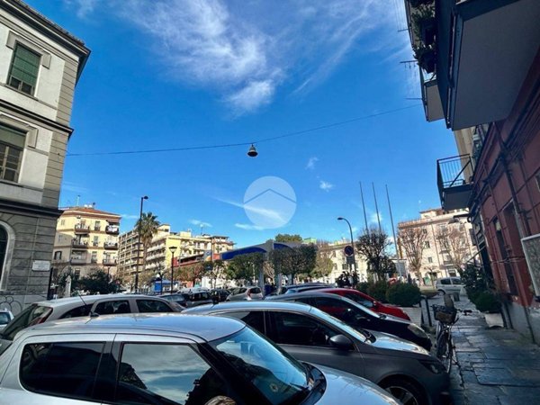 locale commerciale in affitto a Napoli