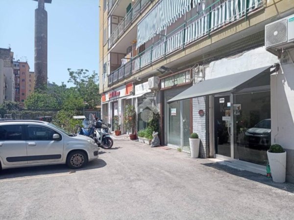 negozio in affitto a Napoli in zona Bagnoli