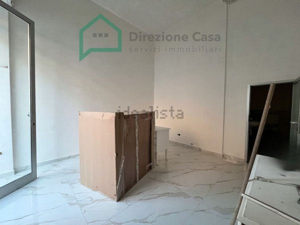 negozio in affitto a Napoli in zona Secondigliano
