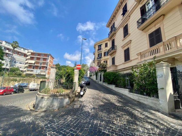 appartamento in affitto a Napoli in zona Posillipo
