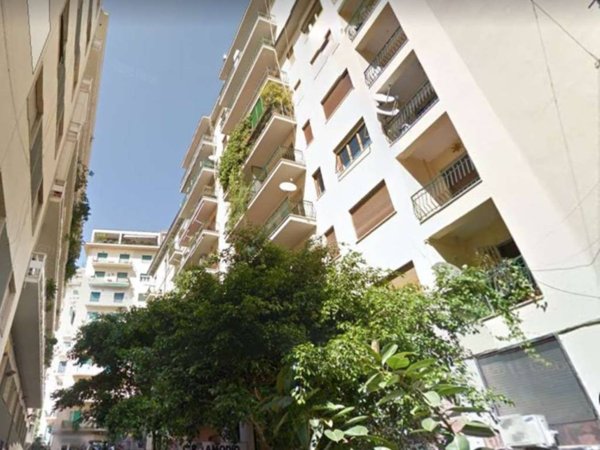 appartamento in affitto a Napoli in zona Chiaia