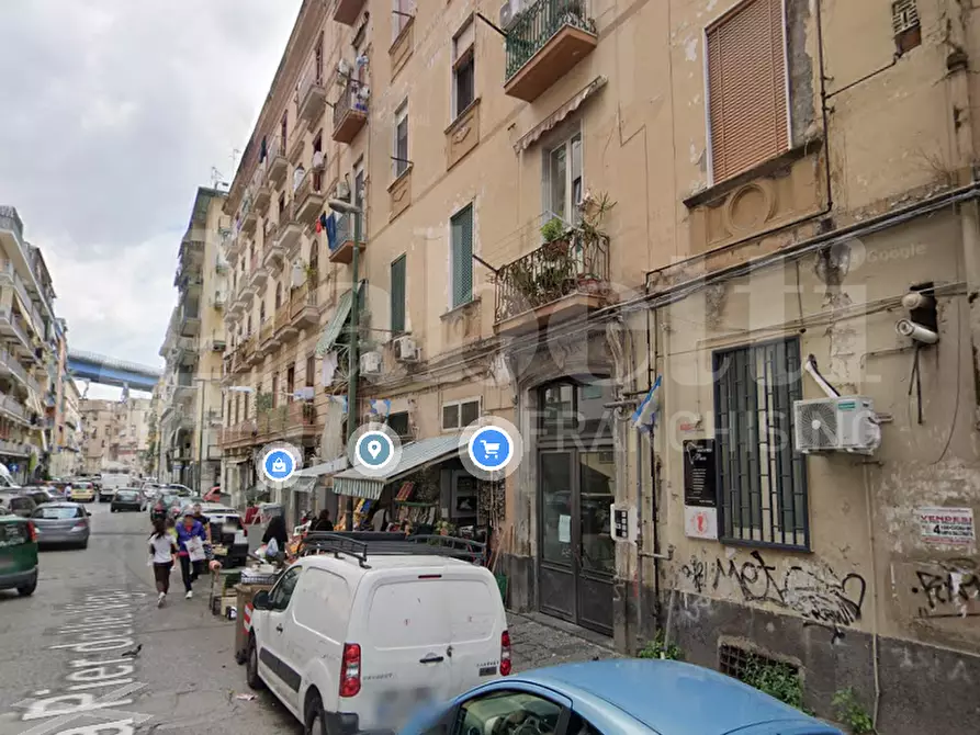 locale di sgombero in affitto a Napoli