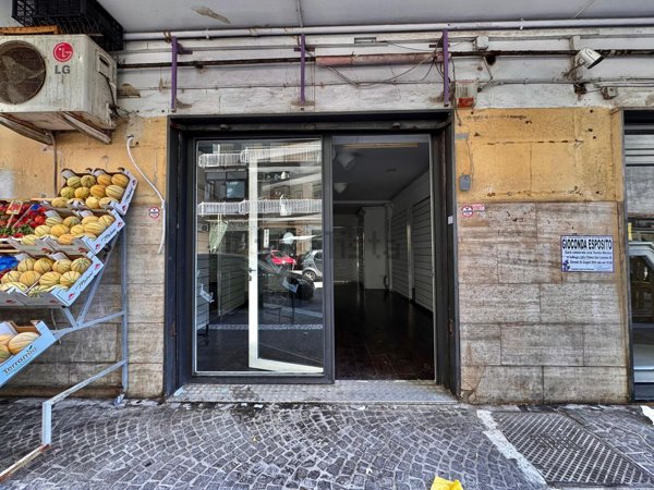 locale commerciale in affitto a Napoli in zona Pianura
