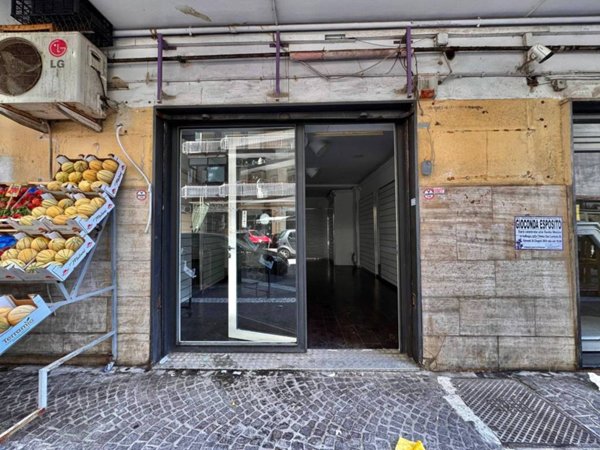 locale commerciale in affitto a Napoli in zona Pianura