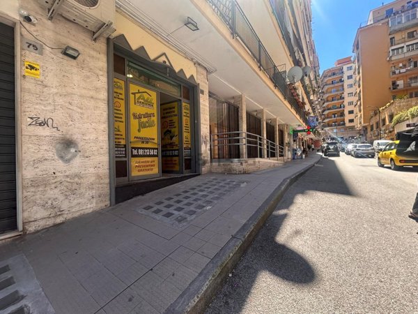 locale commerciale in affitto a Napoli in zona Vomero