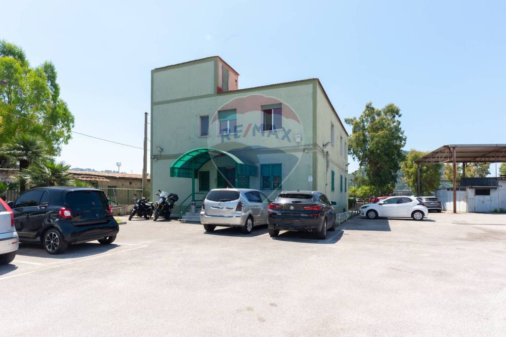 ufficio in affitto a Napoli in zona Bagnoli
