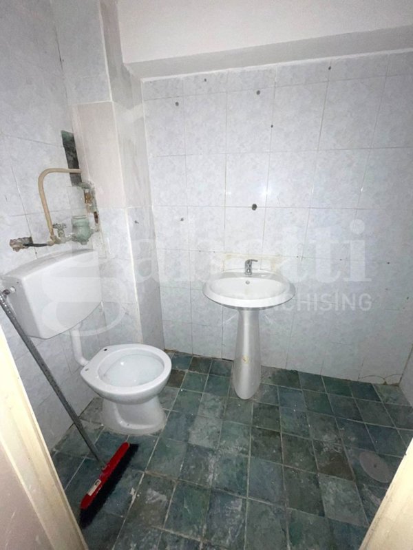 locale di sgombero in affitto a Napoli