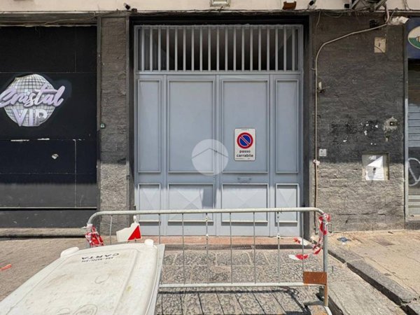 locale commerciale in affitto a Napoli