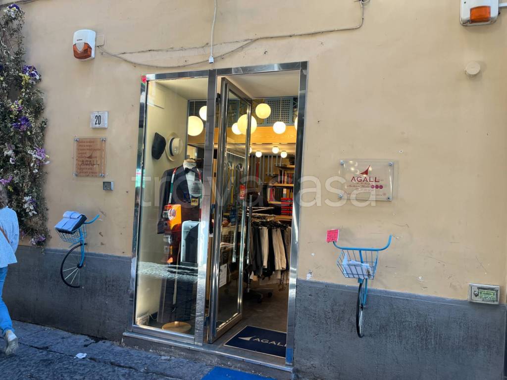 locale commerciale in affitto a Napoli in zona Chiaia