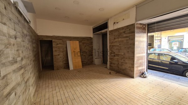 locale commerciale in affitto a Napoli in zona Pendino / San Giuseppe