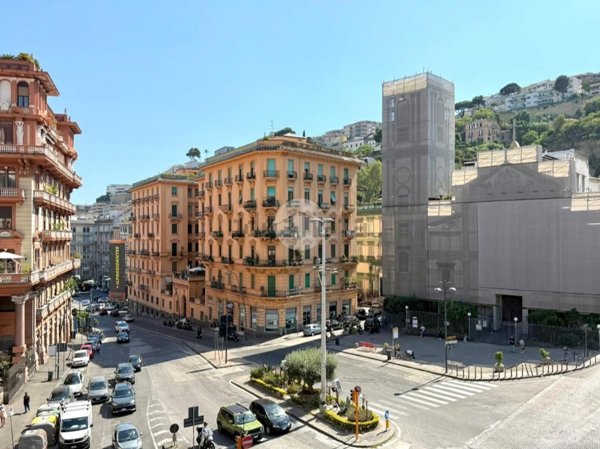 appartamento in affitto a Napoli in zona Chiaia