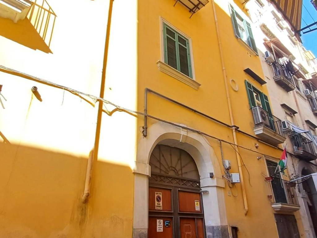 appartamento in affitto a Napoli in zona Stella