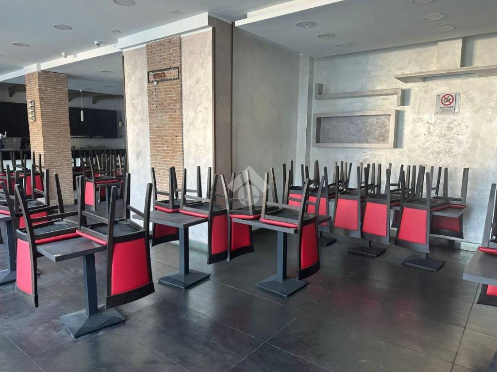negozio in affitto a Napoli in zona Secondigliano