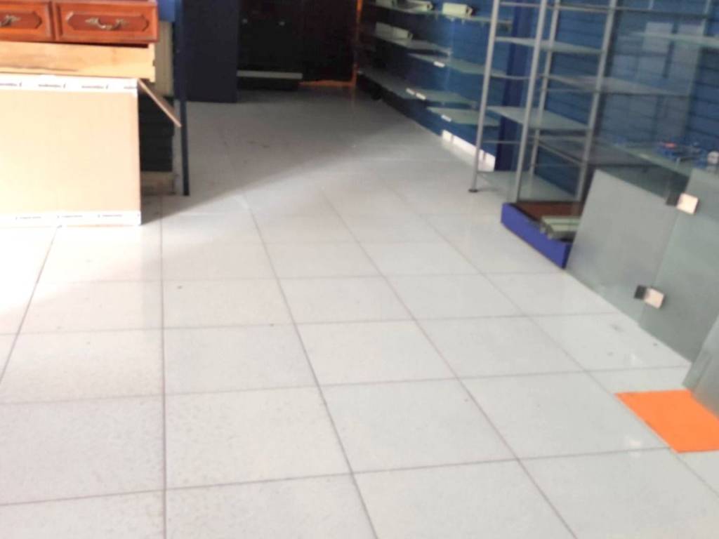 negozio in affitto a Napoli in zona Camaldoli
