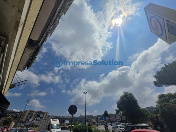 negozio in affitto a Napoli in zona Soccavo