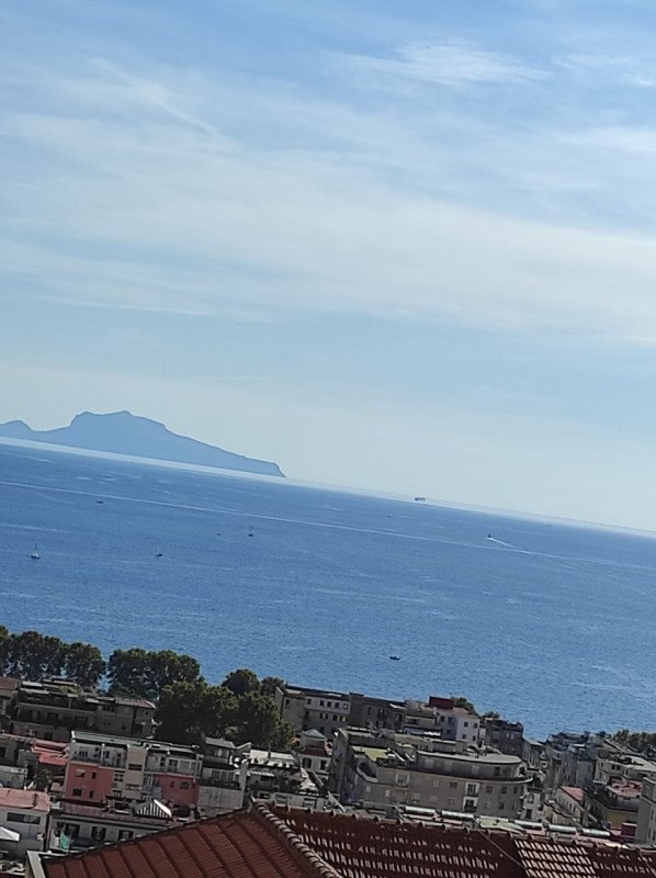 appartamento in affitto a Napoli in zona Chiaia