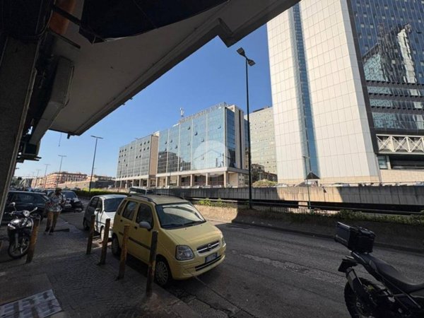 negozio in affitto a Napoli