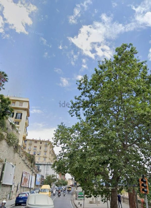 appartamento in affitto a Napoli in zona Chiaia