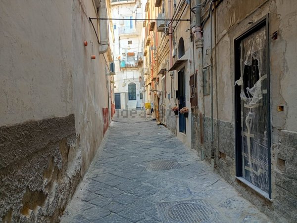 appartamento in affitto a Napoli in zona Stella