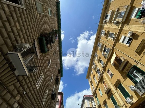 locale commerciale in affitto a Napoli in zona Vicaria